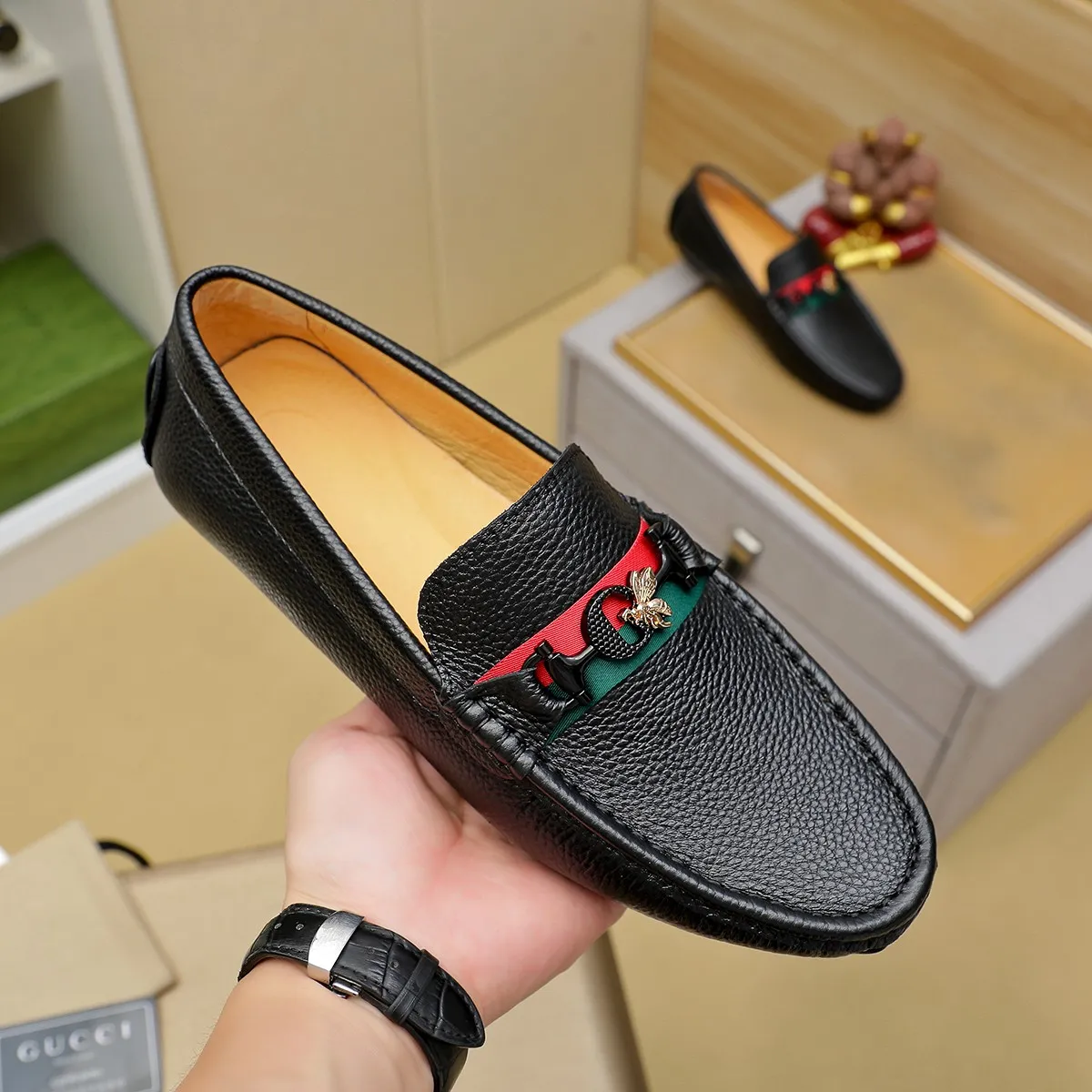 Men's shoes 💰360💰💰GUCCI Gucci official website synchronizes the latest model 🛃The upper is made of imported cowhide, 🐷leather lining, rubber outsole, 🎩🎩top-notch handcrafted workmanship with fine stitches and threads🔍definitely satisfy those perfectionist men who pursue high luxury quality 👏 Colors available! Code number 38-45 Large quantity in stock